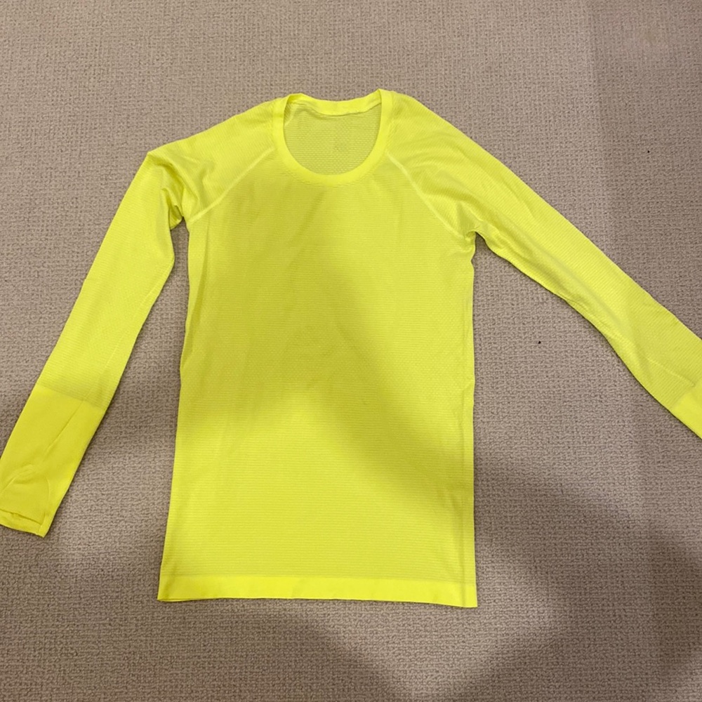 swiftly tech long sleeve shirt 2.0 in highlight yellow
